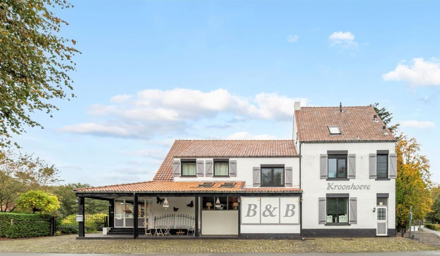 B&B De Kroonhoeve Beringen Exteriör bild