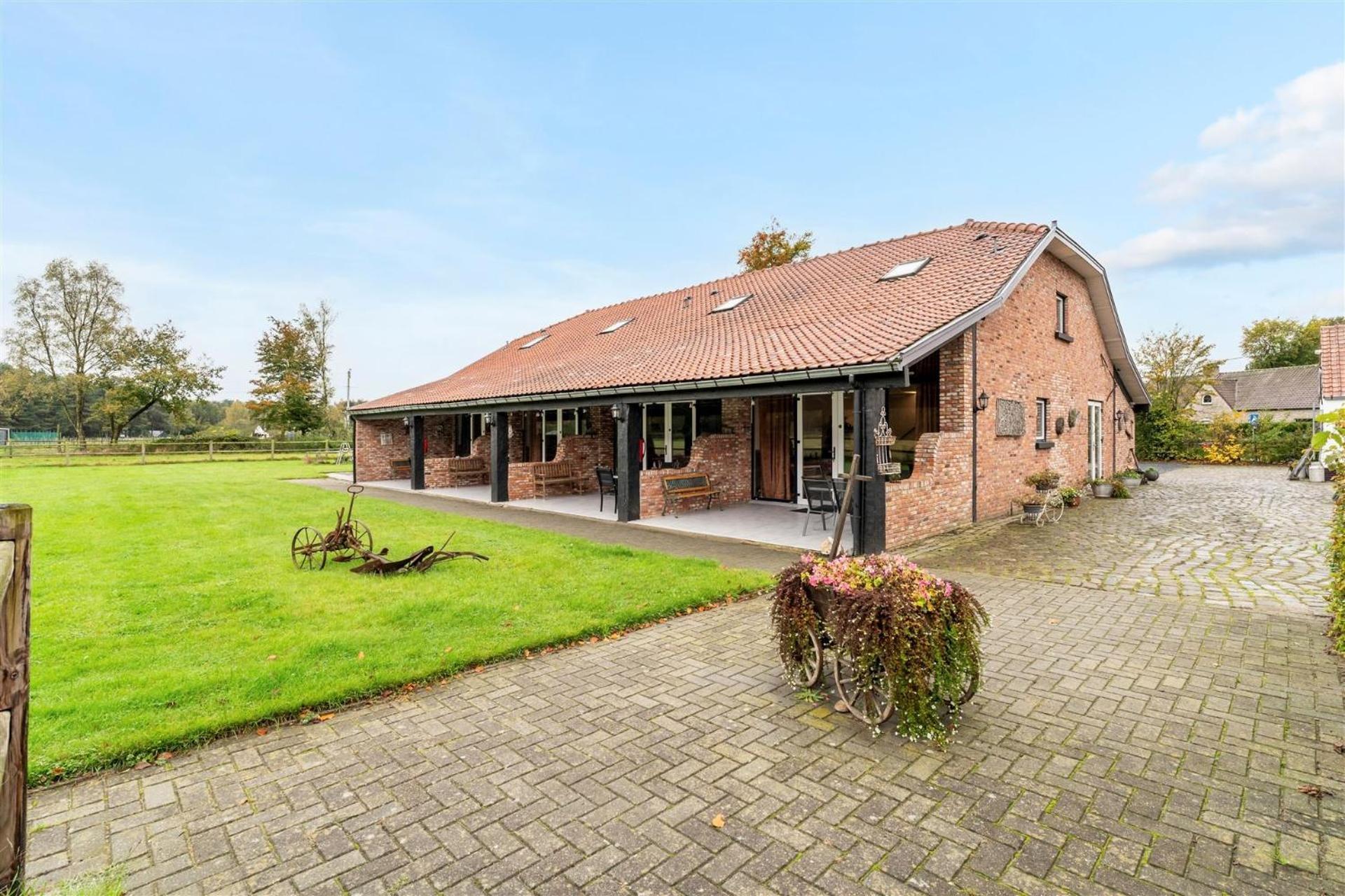 B&B De Kroonhoeve Beringen Exteriör bild