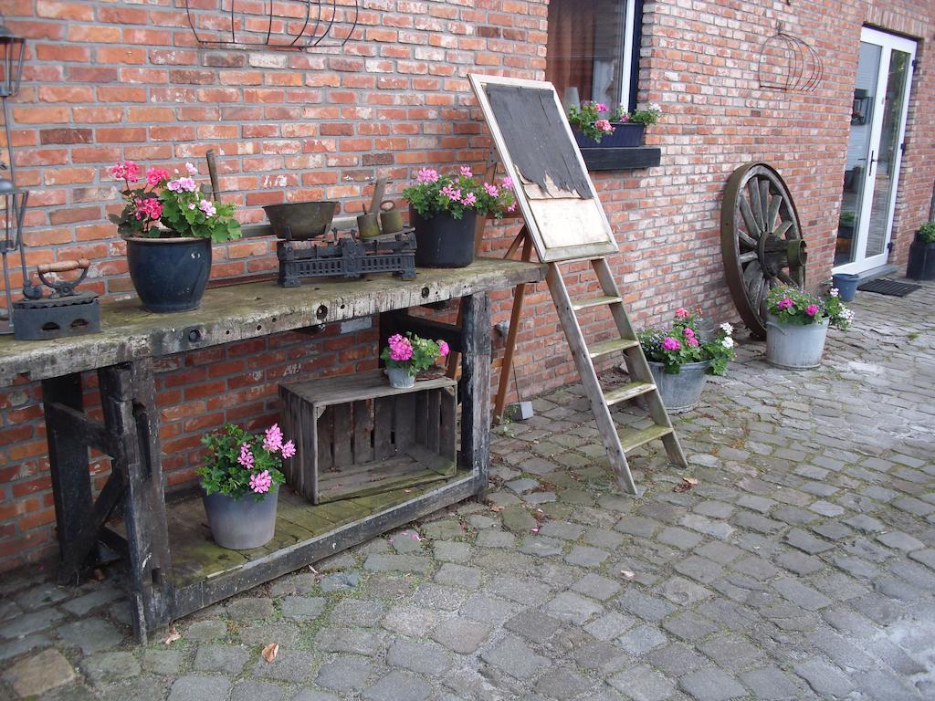 B&B De Kroonhoeve Beringen Exteriör bild